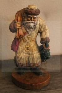 lot 78 image: WOODEN OLD WORLD SANTA 1O&nbsp STANDING FIGURINE STATUE , 13-66N&nbsp