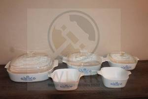 lot 93 image: TOTAL OF 8PC CORNINGWARE CASSEROLE DISHES IN ICONIC BLUE CORNFLOWER PATTERN , 5 , 7 9 10  SEE PICS