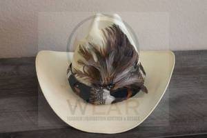 lot 99 image: TENERS WESTERN OUTFITTERS PROFESSIONAL HAND CREASED STRAW&nbsp HAT WITH COLLECTION OF FEATHERS  SEE PICS&nbsp