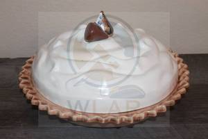 lot 110 image: VINTAGE CHOCOLATE MOUSE PIE ALA CARL CERAMIC COVERED PIE KEEPER PLATE WITH LID&nbsp