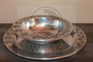 lot 115 image: WILTON ARMETALE REGGAE&nbsp SERVING BOWL&nbsp 10 12 &amp TRAY SET 14 12&nbsp ,  SEE PICS&nbsp