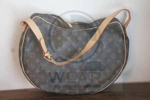 lot 140 image: LOUIS VUITTON MONOGRAM CANVAS SHOULDER 16W&nbsp BAG&nbsp M51511  SEE PICS&nbsp