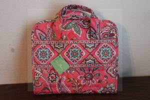 lot 141 image: VERA BRADLEY HANGING ORGANIZER ,CALL ME CORAL,PATTERN&nbsp