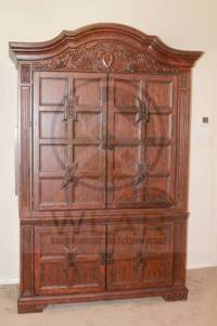 lot 159 image: LARGE 2-PC&nbsp ANTIQUE&nbsp ITALIAN RENAISSANCE STYLE CARVED 4-DOOR ARMOIRE CABINET 59W X 7FT TALL&nbsp  HEAVY BRING HELP&nbsp