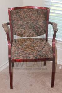 lot 160 image: VINTAGE FABRIC&nbsp UPHOLSTERED&nbsp FLORAL DESIGN ARM&nbsp CHAIR&nbsp