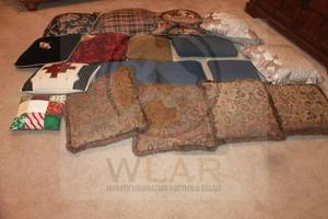 lot 161 image: TOTAL OF 18 ASSORTED BRANDSIZE THROW PILLOWS  SEE PICS&nbsp