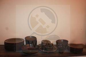 lot 231 image: LOT OF 38PCS GREEN FRANCISAN EARTHWARE&nbsp DISHES&nbsp