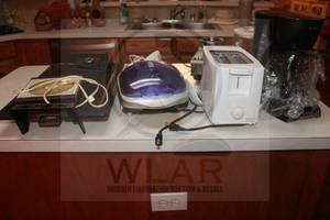 lot 240 image: LOT OF 7 PCS SMALL APPLIANCES SEE PICS&nbsp