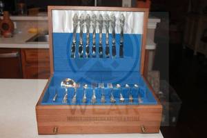lot 242 image: 48PC ROGERS 1847 SILVERWARE IN WOODEN STORAGE BOX&nbsp