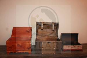 lot 243 image: LOT OF 3 KEEPSAKES BOXES&nbsp