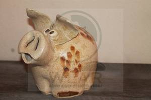 lot 168 image: LARGE 1983 VINTAGE CERAMIC&nbsp PIG PIGGY 9 BANK SIGNED SEE PICS&nbsp