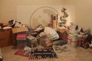 lot 176 image: GENEROUS AMOUNT OF CHRISTMAS DECOR  GREAT FOR RESELL, GIFTS ,AND&nbsp DECORATIONG  SEE PICS&nbsp