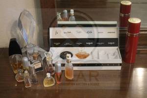 lot 181 image: LOT OF ASSORTED&nbsp BRAND SIZE&nbsp USED PERFUMES INCLUDE VINTAGE LEGES CRYSTAL PERFUME BOTTLE&nbsp