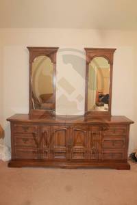 lot 157 image: THOMASVILLE FURNITURE PORTFOLIO COLLECTION DOUBLE MIRROR WOODEN&nbsp DRESSER&nbsp