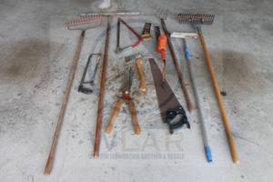 lot 214 image: LOT OF ASSORTED YARD TOOLS 12 PIECE LOT