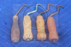 lot 9 image: TOTAL OF 4 VINTAGE&nbsp WOOD HANDLE CONSTRUCTION MATERIAL REBAR TIE WIRE TWISTERS&nbsp