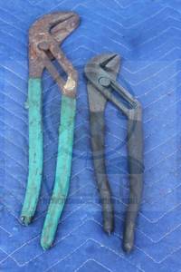 lot 31 image: TOTAL OF 2 CHANNELOCK GROOVE PLIERS , 13 &amp 17&nbsp