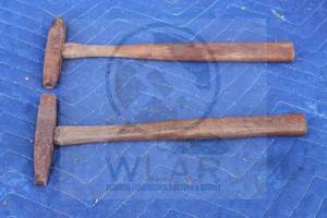 lot 33 image: TOTAL OF 2 VINTAGE WOOD HANDLE TACK HAMMERS&nbsp