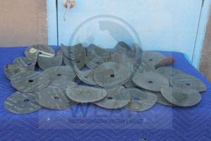 lot 45 image: LOT OF 33PC&nbsp CARBORUNDUM ALOX FAST CUT RESIN 7 ABRASIVE SANDING GRINDING DISC&nbsp