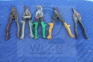 lot 56 image: TOTAL OF 5 ASSORTED BRANDAVIATION SNIPS , 9 34 - 10 , HANCOCK , WISS, HDX&nbsp