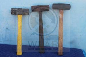 lot 59 image: TOTAL OF 3 HEAVY DUTY SLEDGEHAMMERS , 14 , 15, 16&nbsp