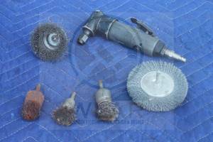 lot 63 image: ANGLE AIR PNEUMATIC DIE GRINDER WITH 5- ASSORTED SIZE WIRE CRIMPED BRUSH DISC&nbsp