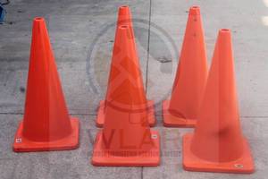 lot 80 image: TOTAL OF 5 TALL TRAFFIC SAFETY CONES , 28&nbsp