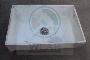 lot 91 image: FIAT WHITE SINGLE BOWL FARMHOUSE STYLE KITCHEN SINK , MODEL MSB&nbsp &nbsp36 X 24&nbsp