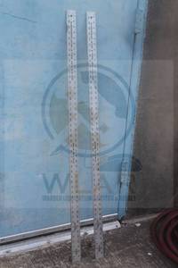 lot 99 image: TOTAL OF 2 JOHNSON LEVEL &amp TOOLS 48&nbsp ALUMINUM STRAIGHT EDGES RULERS&nbsp