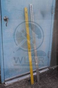 lot 100 image: NEW YELLOW&nbsp SWANSON TOOL&nbsp AE142&nbsp 48INCH STRAIGHT EDGE&nbsp &amp USA DRYWALL 48 RULER&nbsp