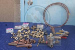 lot 138 image: LOT OF PLUMBING SUPPLIES BRASS FITTINGS,THERMOSTATIC MIXING VALVES ,BALL VALVES ,COUPLINGS CONNECTORS , COPPER PIPES , PRESSURE REGULATORS AND MORE  SEE PICS&nbsp