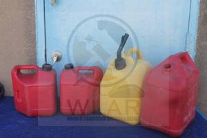 lot 199 image: TOTAL OF 4 GAS CANS , 2 GALLON &amp 5-GALLON&nbsp