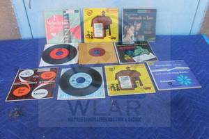 lot 215 image: TOTAL OF 10&nbsp ASSORTED VINTAGE 45RPM&nbsp VINYL&nbsp RECORDING ALBUMS  SEE PICS&nbsp