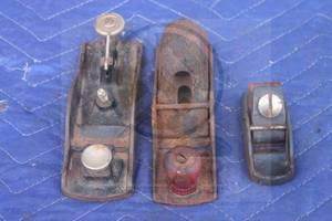 lot 16 image: TOTAL OF 3 ASSORTED BLOCK PLANES&nbsp