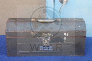 lot 23 image: VINTAGE HWI&nbsp 31120&nbsp GREY METAL&nbsp TOOLBOX ,19&nbsp