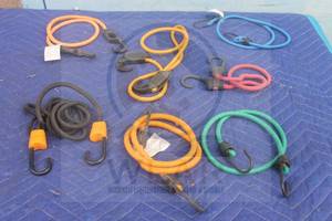 lot 49 image: TOTAL OF 7 STRETCH CORDS BUNGEE CORDS WITH HOOKS&nbsp