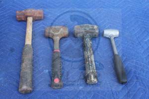 lot 55 image: TOTAL OF 4 ASSORTED SIZE HAMMER MALLETS&nbsp