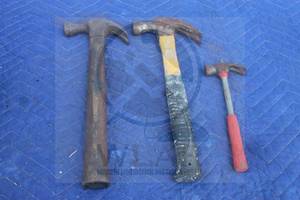 lot 57 image: TOTAL OF 3 CLAW HAMMERS 13 14 13&nbsp  8&nbsp