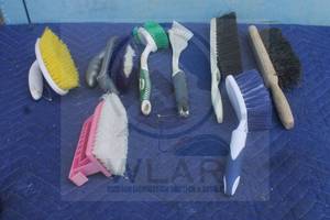 lot 62 image: TOTAL OF 8 ASSORTED BRAND  SIZE DETAILING CLEANING SOFT BOAR HAIR BRUSHES&nbsp