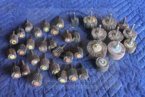 lot 80 image: GENEROUS AMOUNT ASSORTED BRANDSIZE FLAP WHEEL&nbsp