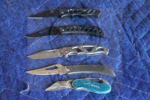 lot 85 image: TOTAL OF 5 ASSORTED BRAND POCKET KNIVES  SEE PICS&nbsp