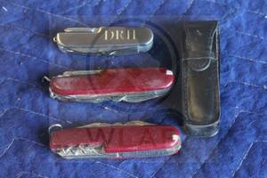 lot 89 image: TOTAL OF 3 VINTAGE MULT BLADE FOLDING MILITARY SURVIVAL MULTI TOOL POCKET KNIVES&nbsp