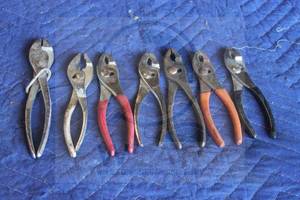 lot 95 image: TOTAL OF 7 VARIOUS BRANDS OF PLIERS&nbsp