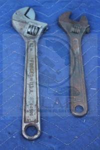 lot 98 image: TOTAL OF 2 ADJUSTABLE WRENCH , KOBALT 10 &amp CRAFTSMAN 12&nbsp