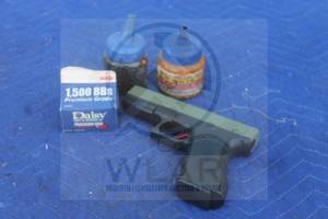 lot 104 image: NEW WORLD ORDER COMMORATIVE&nbsp OPERATION DESERT STORM JAN 16- FEB 27,1991 BB GUN WITH LOT OF ASSORTED BBs SEE PICS&nbsp