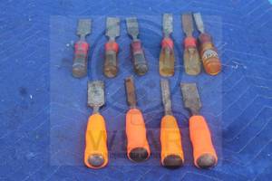 lot 108 image: TOTAL OF 10 HANDLE CHISELS  SEE PICS&nbsp