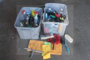 lot 116 image: GENEROUS COLLECTION OF CAR CLEANING ,DETAILING SUPPLIES ,BRUSHES, MICROFIBER TOWELS AND MORE&nbsp  SEE PICS&nbsp