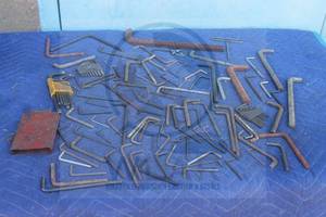 lot 131 image: GENEROUS AMOUNT OF ASSORTED BRANDSIZE HEX KEYS&nbsp