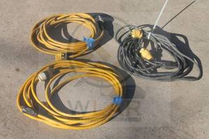 lot 135 image: TOTAL OF 3 MEDIUM - HEAVY DUTY EXTENSION CORDS&nbsp
