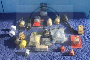 lot 140 image: COLLECTION OF VARIOUS ELECTRICAL PLUGS AND CONNECTORS&nbsp